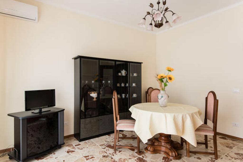 Appartamento Vacanze Catania Bagian luar foto