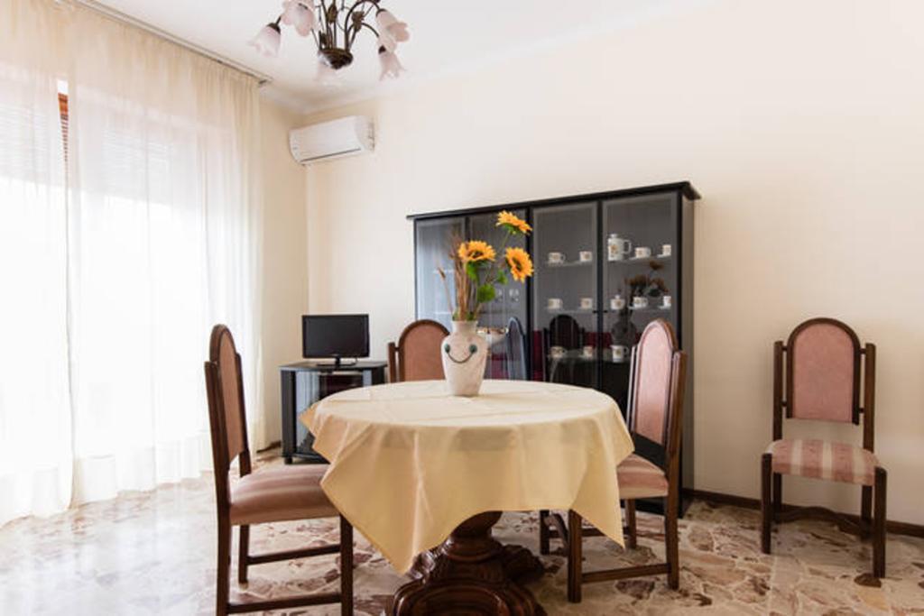 Appartamento Vacanze Catania Bagian luar foto